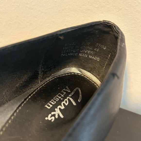 Clarks Artisan Black Leather Flats with Buckle Detail - Picture 4 of 5